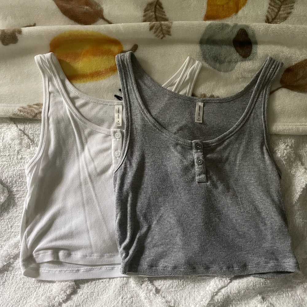 Aritzia Cropped Tanks Bundle